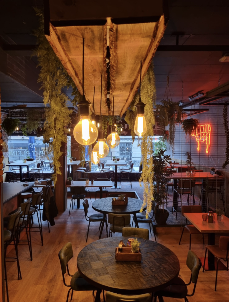 Best By Q Grill Restaurant in Zwijndrecht op het Veerplein.